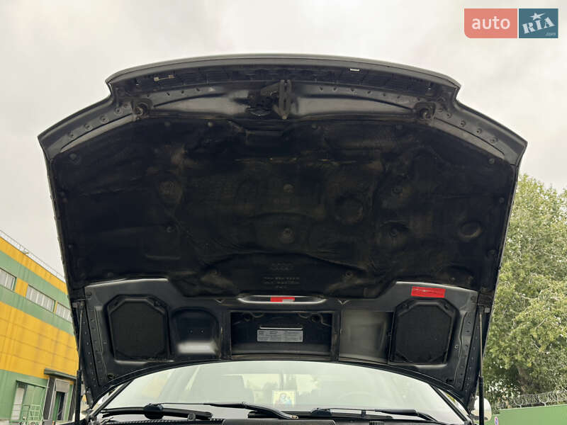 Седан Audi A8 1994 в Одессе