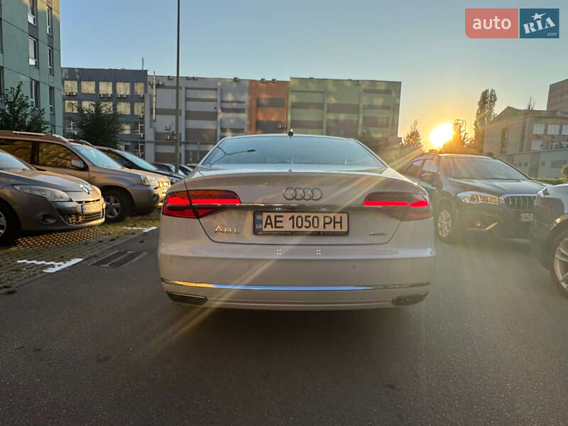 Седан Audi A8 2016 в Києві