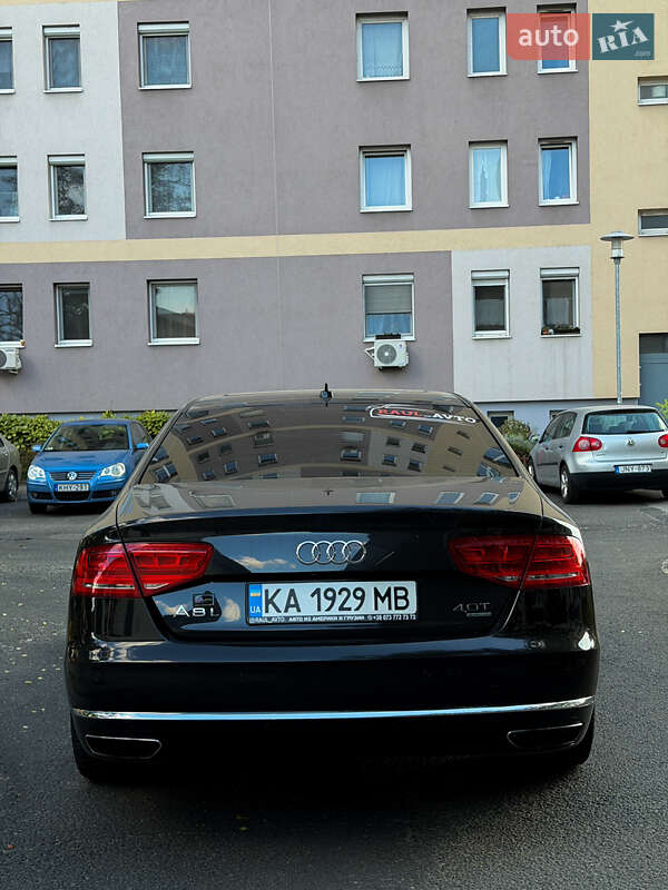 Седан Audi A8 2014 в Мукачево