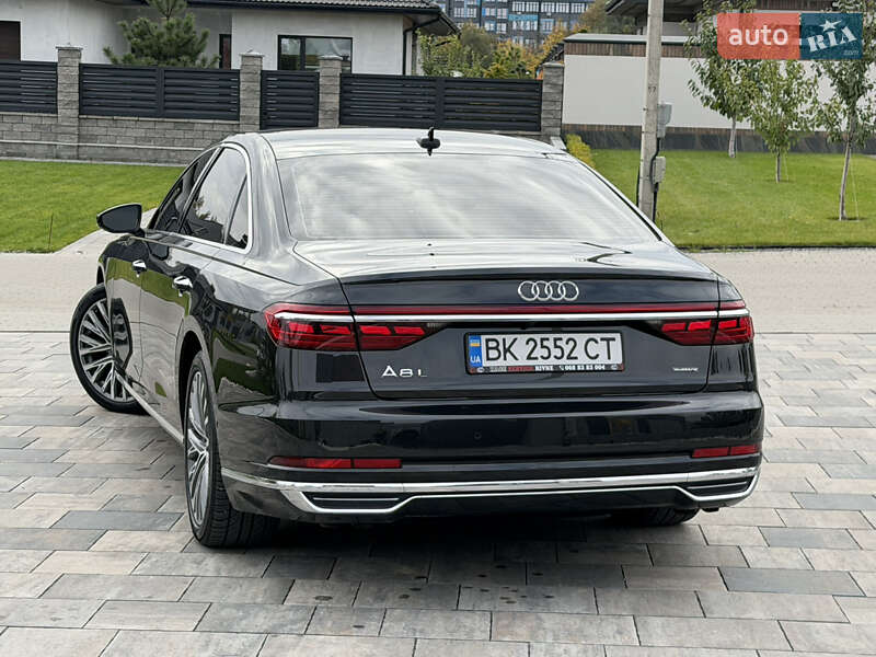 Седан Audi A8 2018 в Ровно