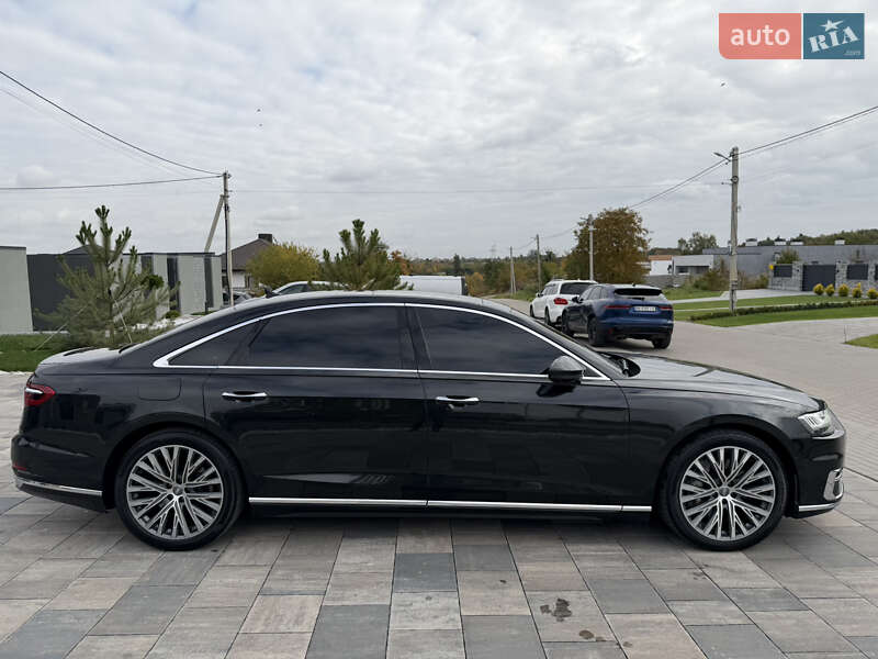 Седан Audi A8 2018 в Ровно