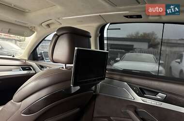 Седан Audi A8 2012 в 
