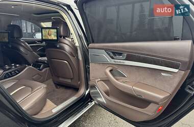 Седан Audi A8 2012 в 