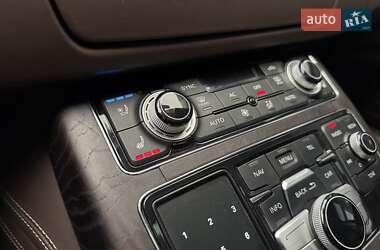 Седан Audi A8 2012 в 