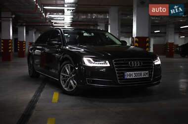 Седан Audi A8 2013 в Измаиле