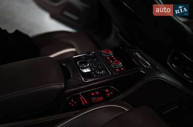 Седан Audi A8 2013 в 