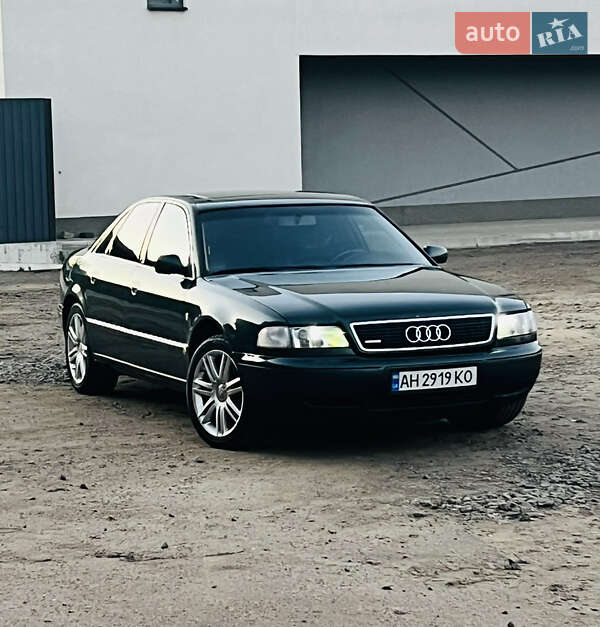 Седан Audi A8 1995 в Києві