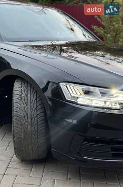 Седан Audi A8 2018 в Киеве