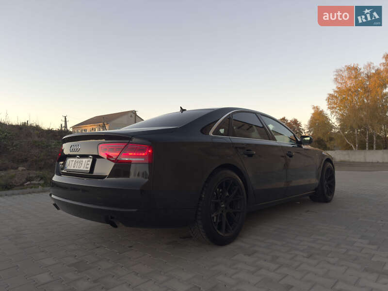Седан Audi A8 2012 в Черновцах