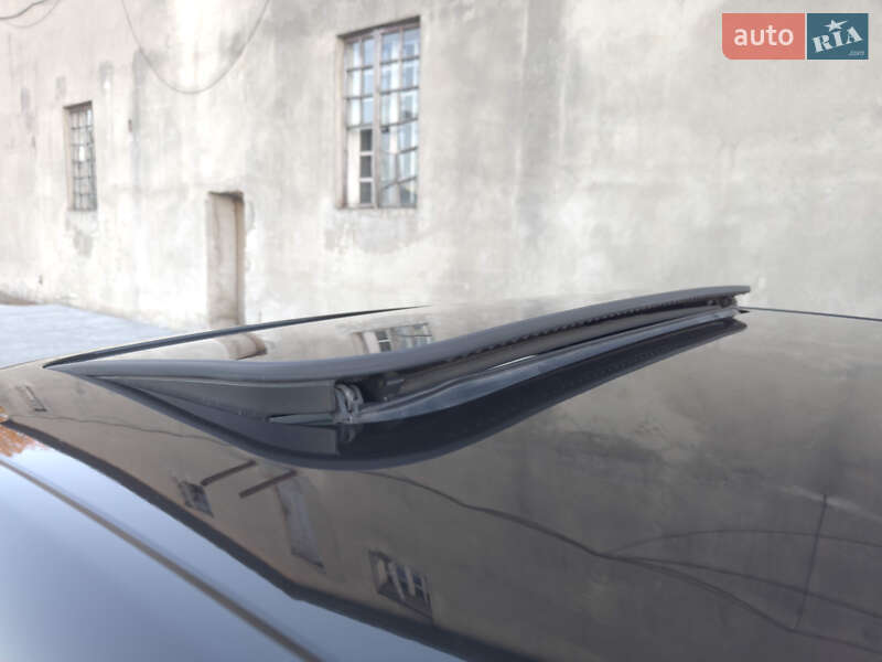 Седан Audi A8 2012 в Черновцах