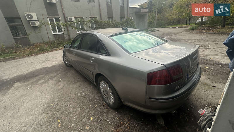 Седан Audi A8 2004 в Кривому Розі