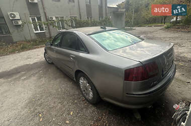 Седан Audi A8 2004 в  фото 10 Седан Audi A8 2004 в