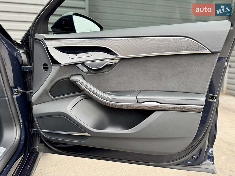 Седан Audi A8 2022 в Києві фото 29 Седан Audi A8 2022 в Києві