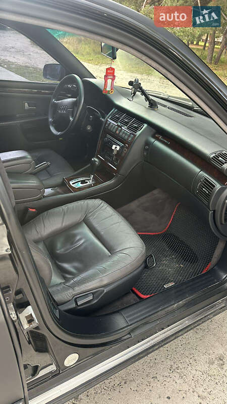 Седан Audi A8 1995 в Славуте
