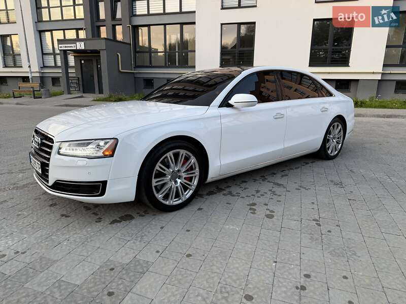 Седан Audi A8 2015 в Львове