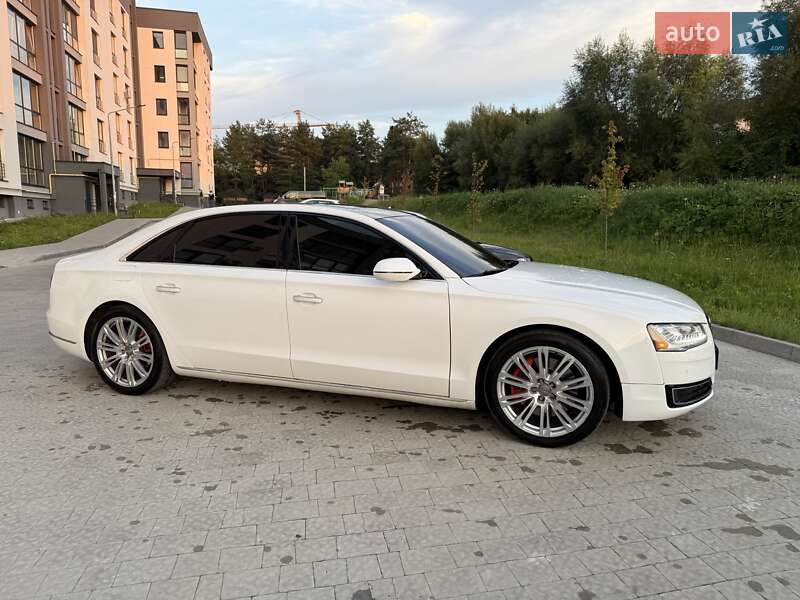 Седан Audi A8 2015 в Львове