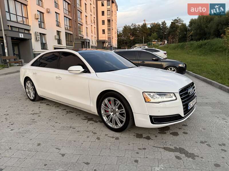 Седан Audi A8 2015 в Львове
