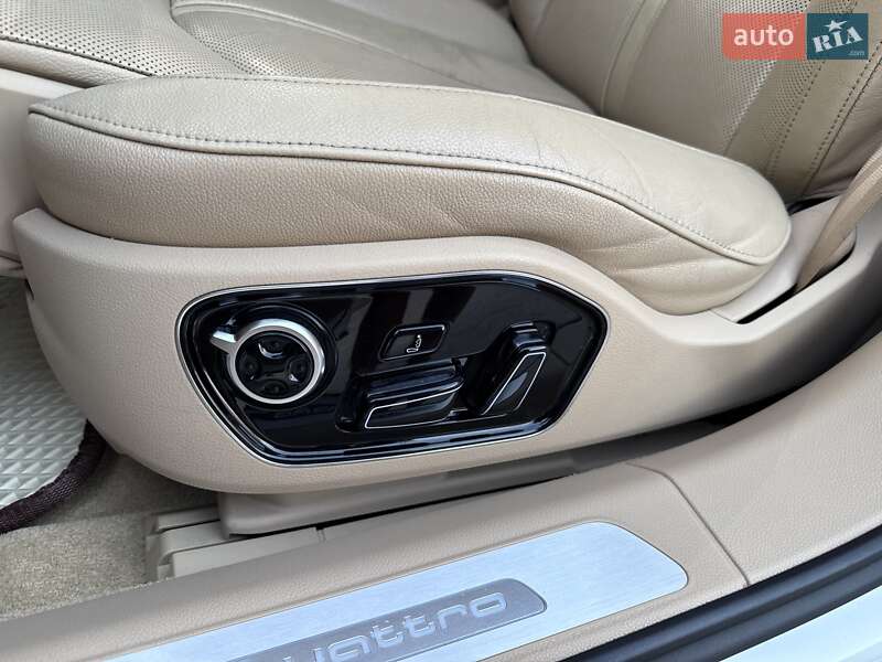 Седан Audi A8 2015 в Львове