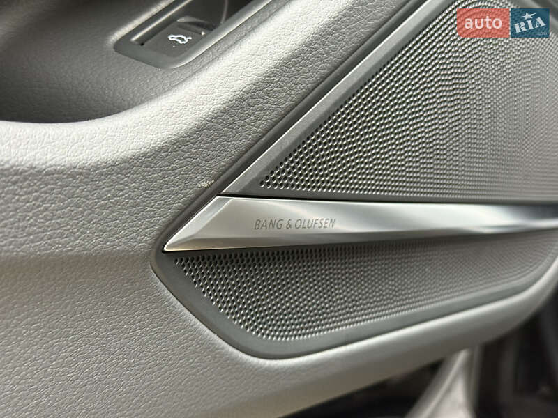 Седан Audi A8 2021 в Києві