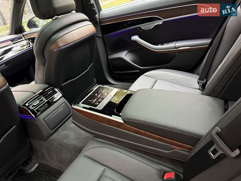 Седан Audi A8 2021 в Києві