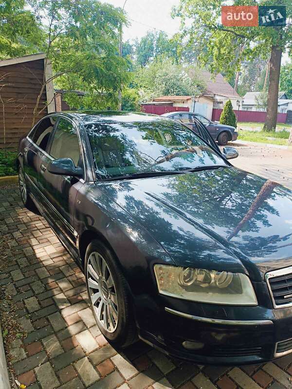 Седан Audi A8 2003 в Буче