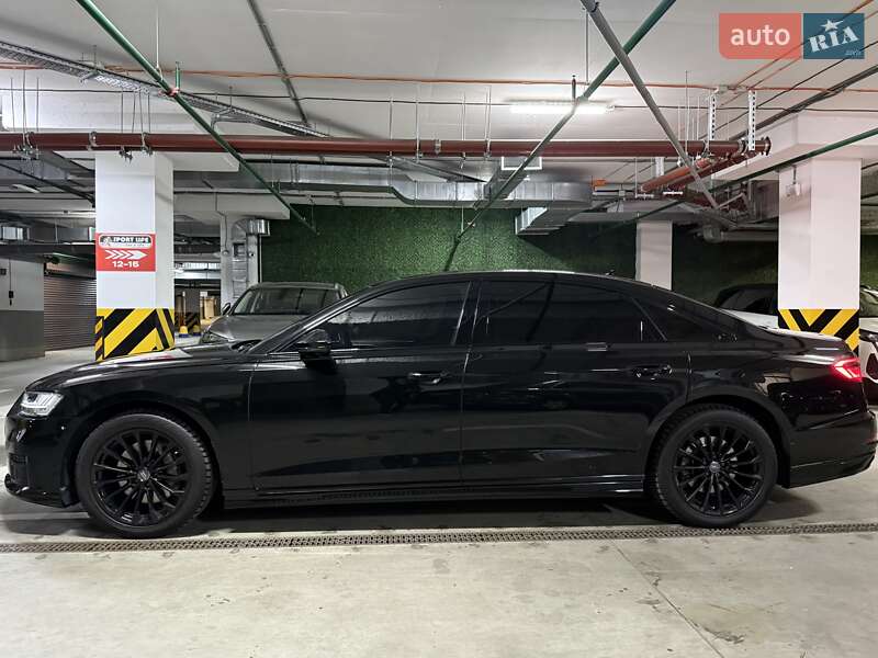Седан Audi A8 2021 в Києві