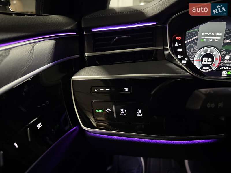Седан Audi A8 2021 в Києві