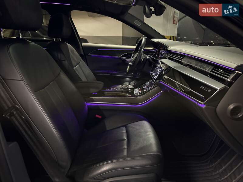 Седан Audi A8 2021 в Києві