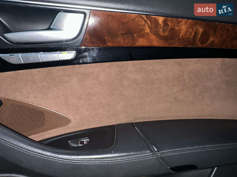 Седан Audi A8 2013 в Тернополе