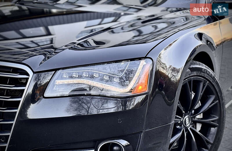 Седан Audi A8 2013 в Львове