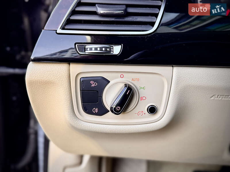 Седан Audi A8 2013 в Львове