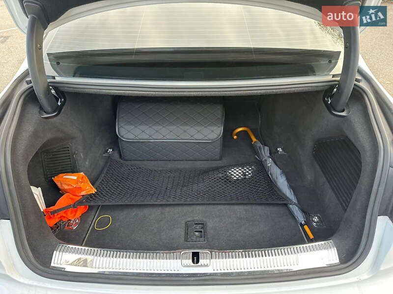 Седан Audi A8 2020 в Киеве