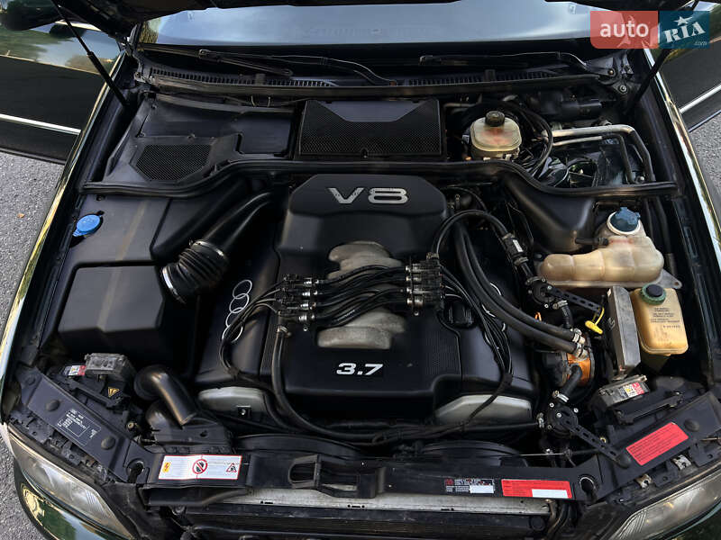 Седан Audi A8 1997 в Києві