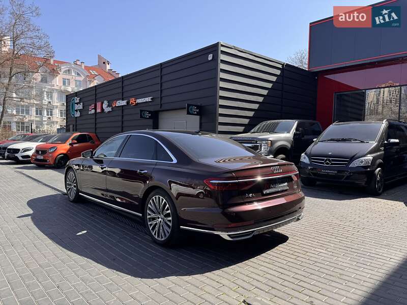 Седан Audi A8 2019 в Одесі