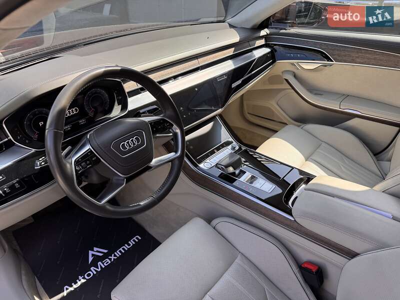Седан Audi A8 2019 в Одесі