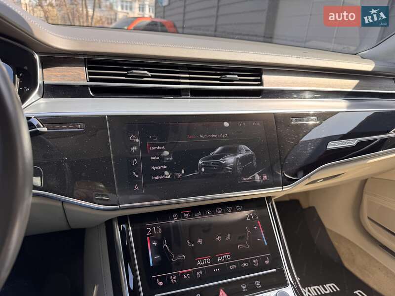 Седан Audi A8 2019 в Одесі