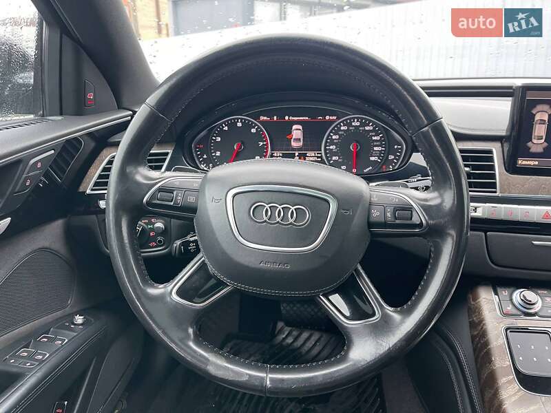 Седан Audi A8 2015 в Киеве