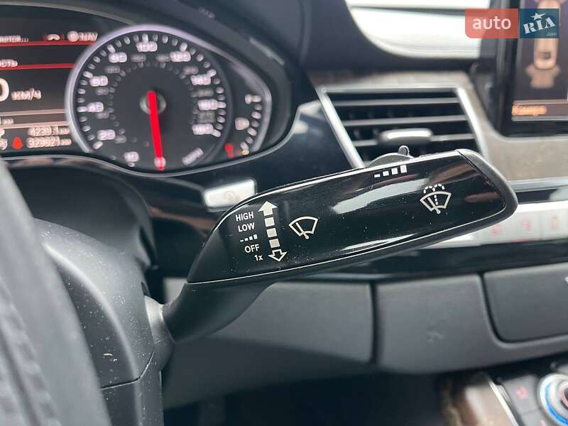 Седан Audi A8 2015 в Киеве