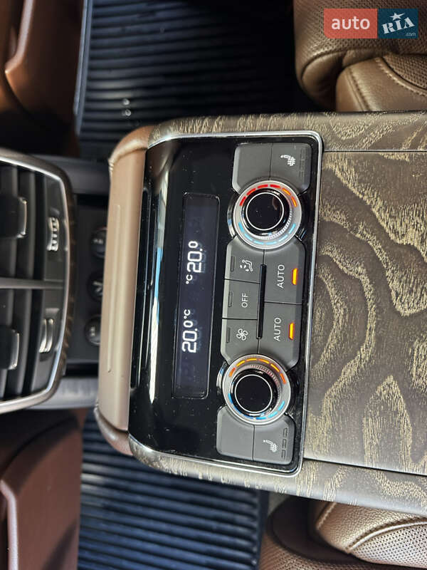 Седан Audi A8 2015 в Києві