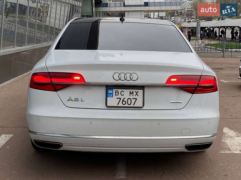 Седан Audi A8 2015 в Киеве