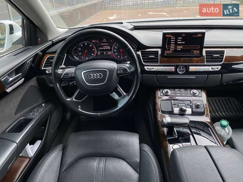 Седан Audi A8 2015 в Киеве