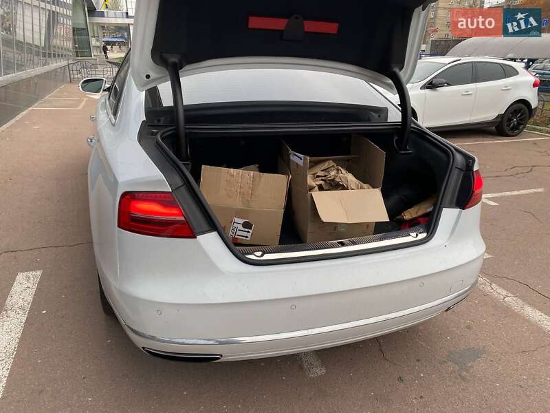 Седан Audi A8 2015 в Киеве