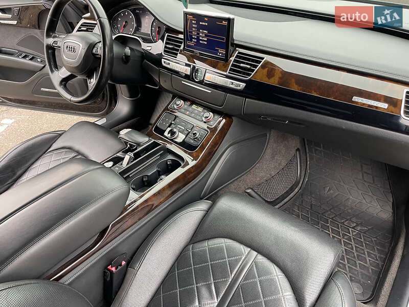 Седан Audi A8 2015 в Киеве