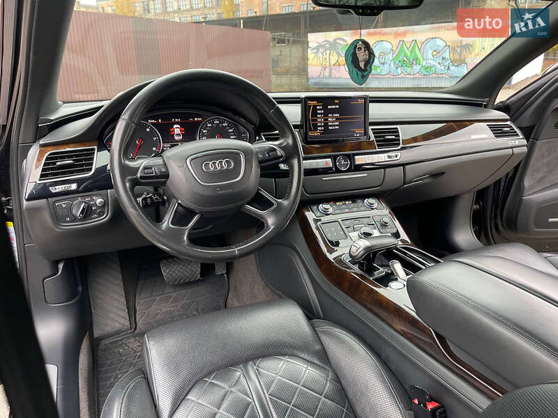 Седан Audi A8 2015 в Киеве
