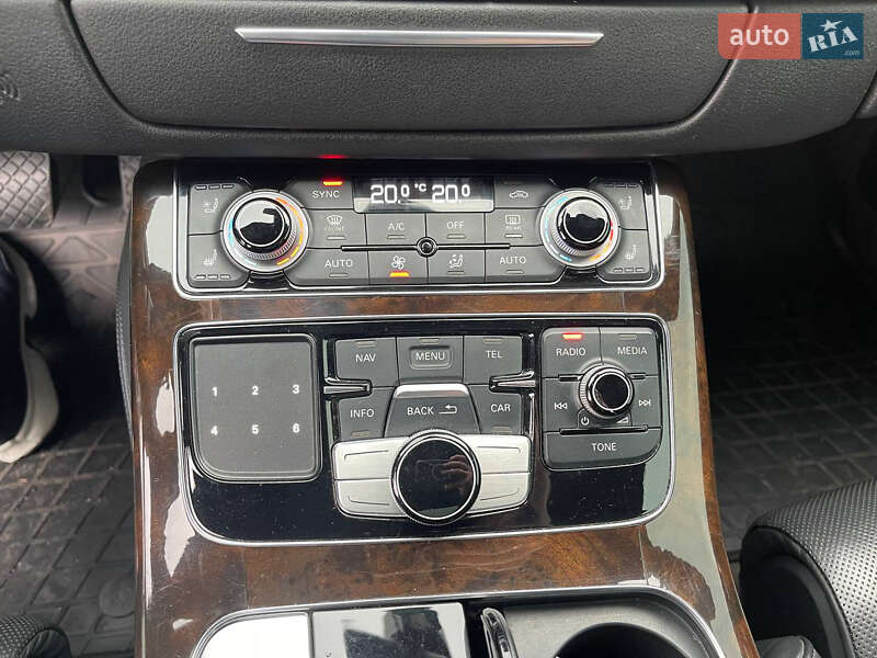 Седан Audi A8 2015 в Киеве