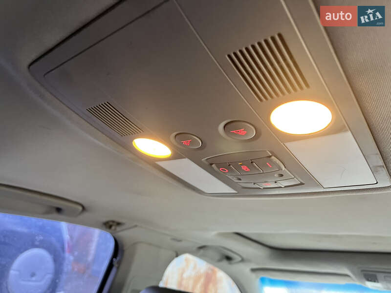 Седан Audi A8 2003 в Харкові