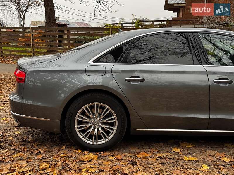 Седан Audi A8 2016 в Києві