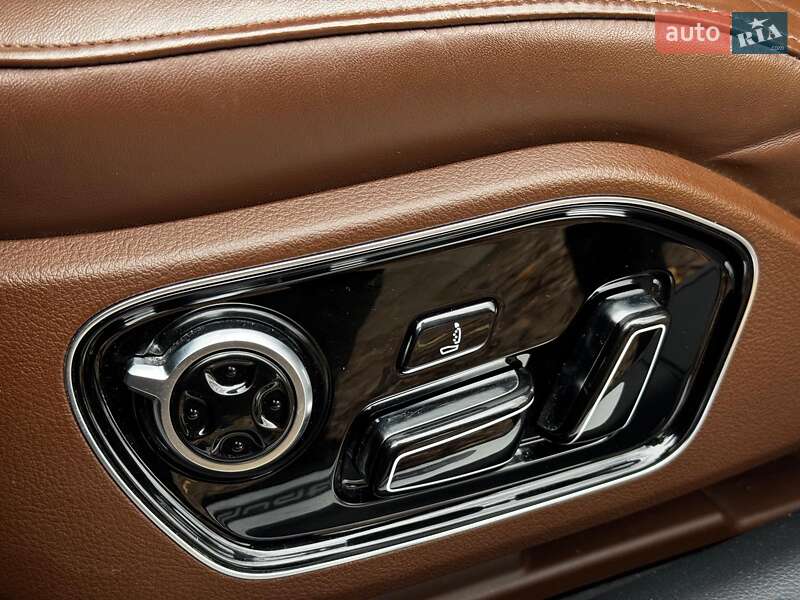 Седан Audi A8 2016 в Києві