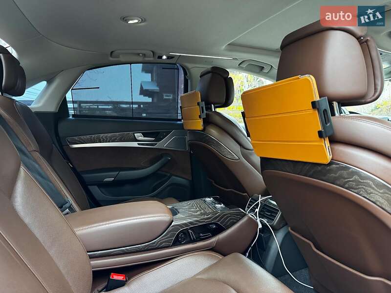 Седан Audi A8 2016 в Києві