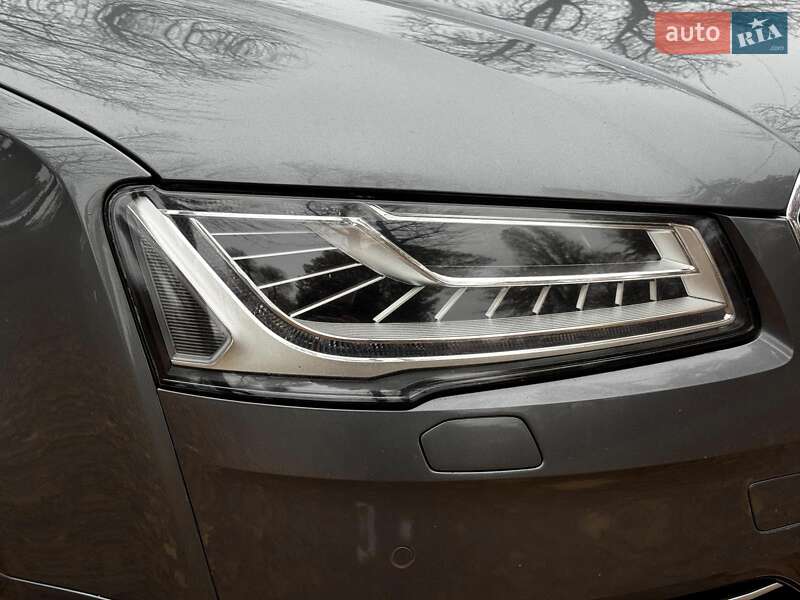 Седан Audi A8 2016 в Києві